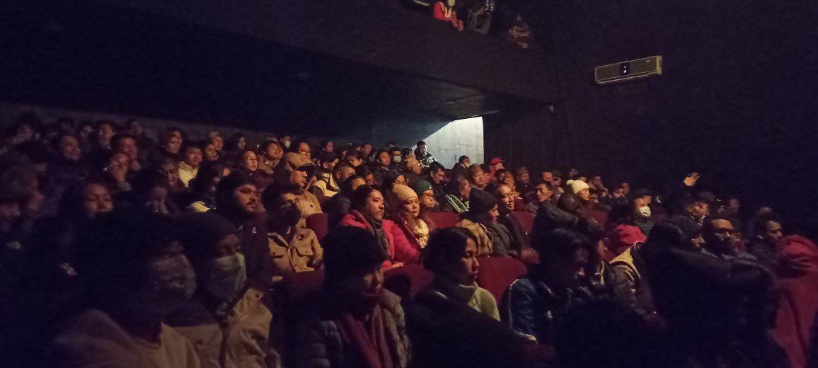 दैनिक हाउस फुल,  झण्डै ३ हजारले हेरे ‘मासिन्या’