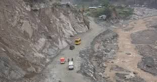 बाढीपहिरोका कारण देशभरका १८ राजमार्गमा यातायात पूर्णरुपमा अवरुद्ध