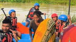सशस्त्र टोलीद्वारा वाग्मतीमा फसेका तीन बालिकासहित १४ जनाको उद्धार