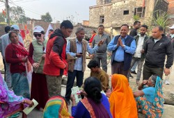 ११ बुँदे स्थानीय प्रतिबद्धता बोकेर देवेन्द्र पौडेल जनताको घरदैलोमा, नेकपाप्रतिको आकर्षण बढ्दो