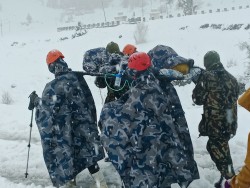 हिमपातबाट अलपत्र ७५० जनाको तिलिचो वेश क्याम्पबाट उद्धार