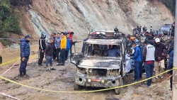 पाथीभरा  जाँदै गरेको जिपमा  करेन्ट लाग्दा ४ जनाको मृत्यु, दुई जना गम्भीर घाइते