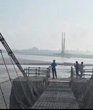 दोधारा–चाँदनीको झोलुङ्गे पुलको पिल्लरः भाँचियो