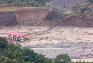 बाढीपहिरामा परी दुई सय ३३ जनाको मृत्यु