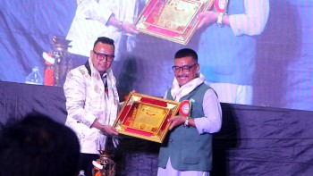 चलचित्र प्रदर्शन दिवसमा पत्रकार हिरोज लोप्चन सम्मानित