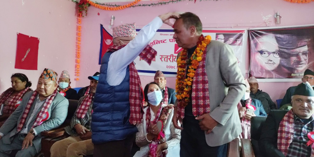 एमाले डडेल्धुराका अध्यक्ष एकीकृत एसमा प्रवेश