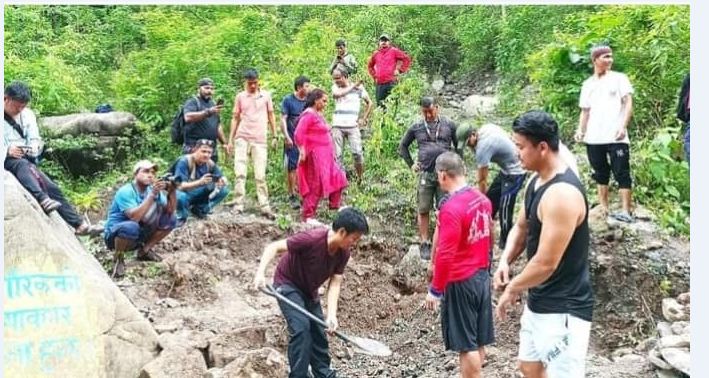 नगरप्रमुख साम्पाङको श्रमदान अभियान