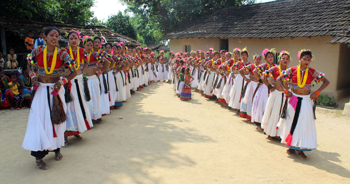 थारु बस्तीमा सखिया नाचको रौनक