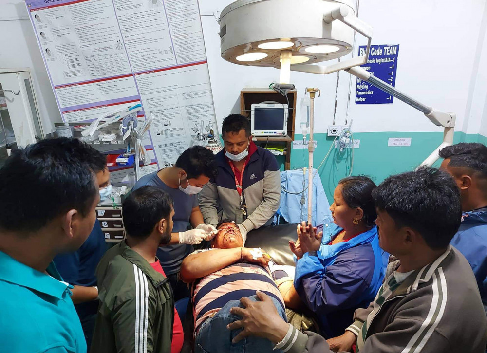 धादिङमा कांग्रेस र माओवादी कार्यकर्ताबीच झडप, २० भन्दा बढी घाइते