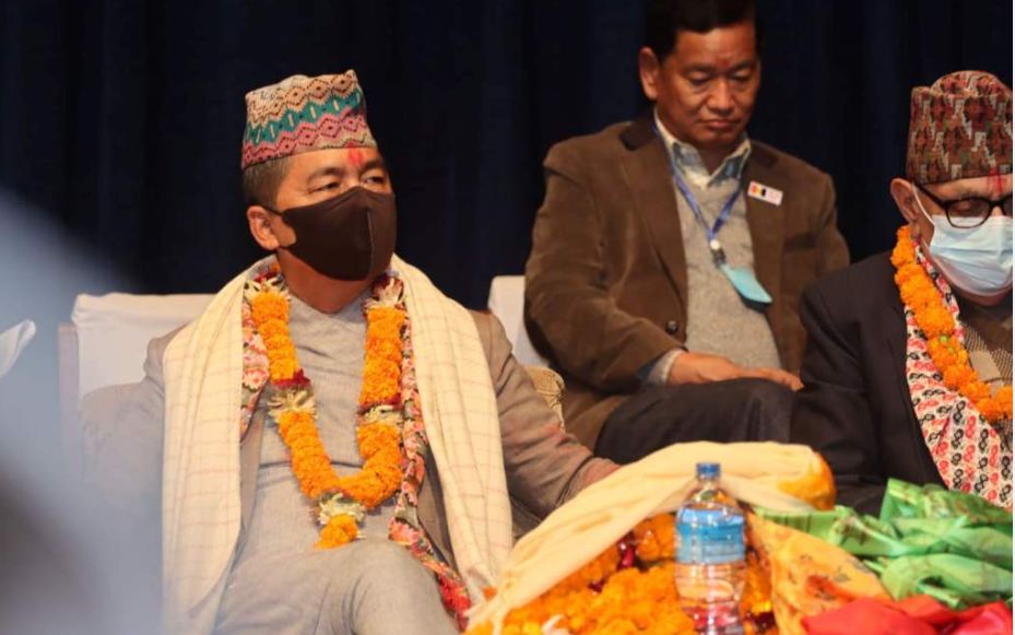 नवनिर्वाचित अध्यक्ष लिङ्देनद्धारा पदभार ग्रहण