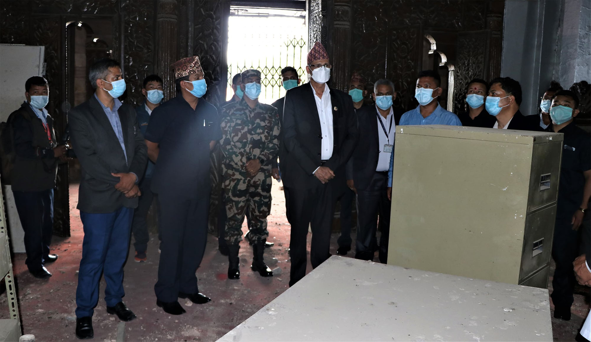 सभामुख सापकोटाद्वारा पुरानो संसद्‌ भवनको अवलोकन